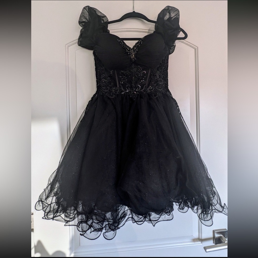 Dancing Queen Black A-line Sweetheart Dress